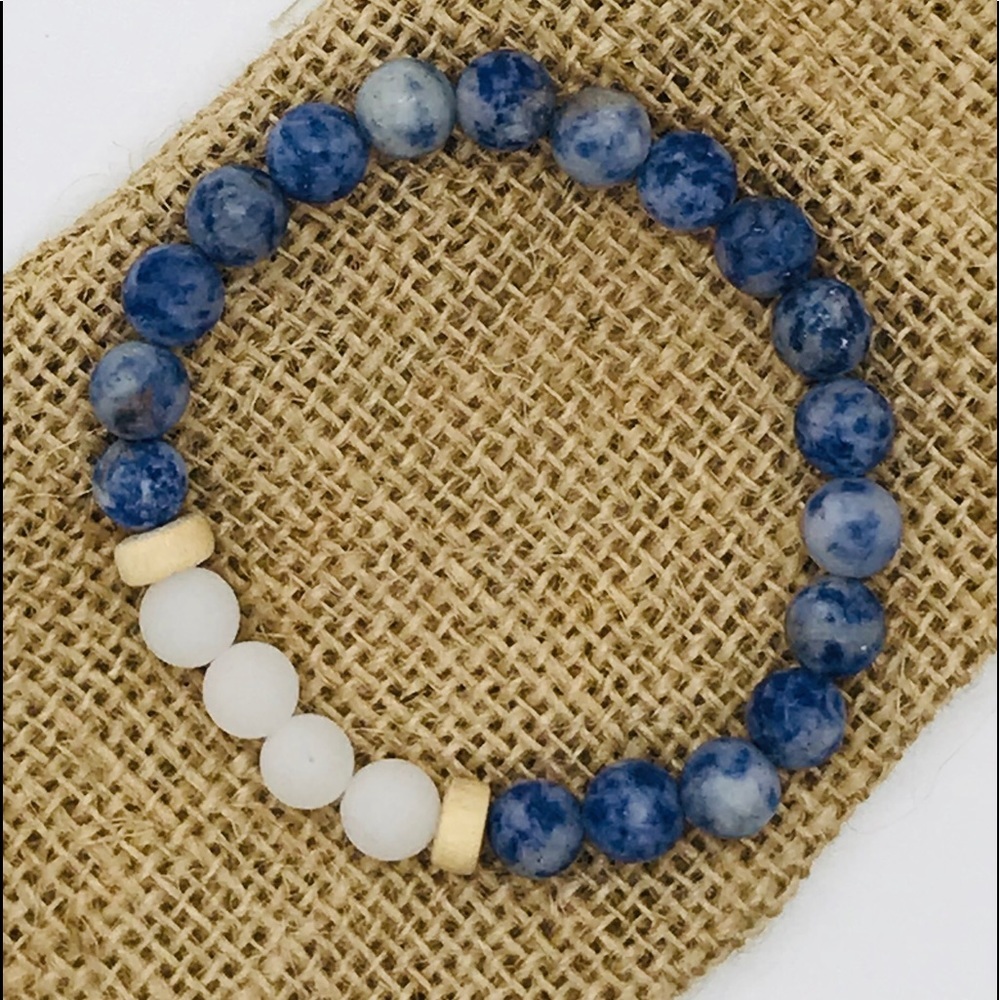 Handmade Snow Quartz & Matte Sodalite Gemstone Bracelet - Picture 3 of 5